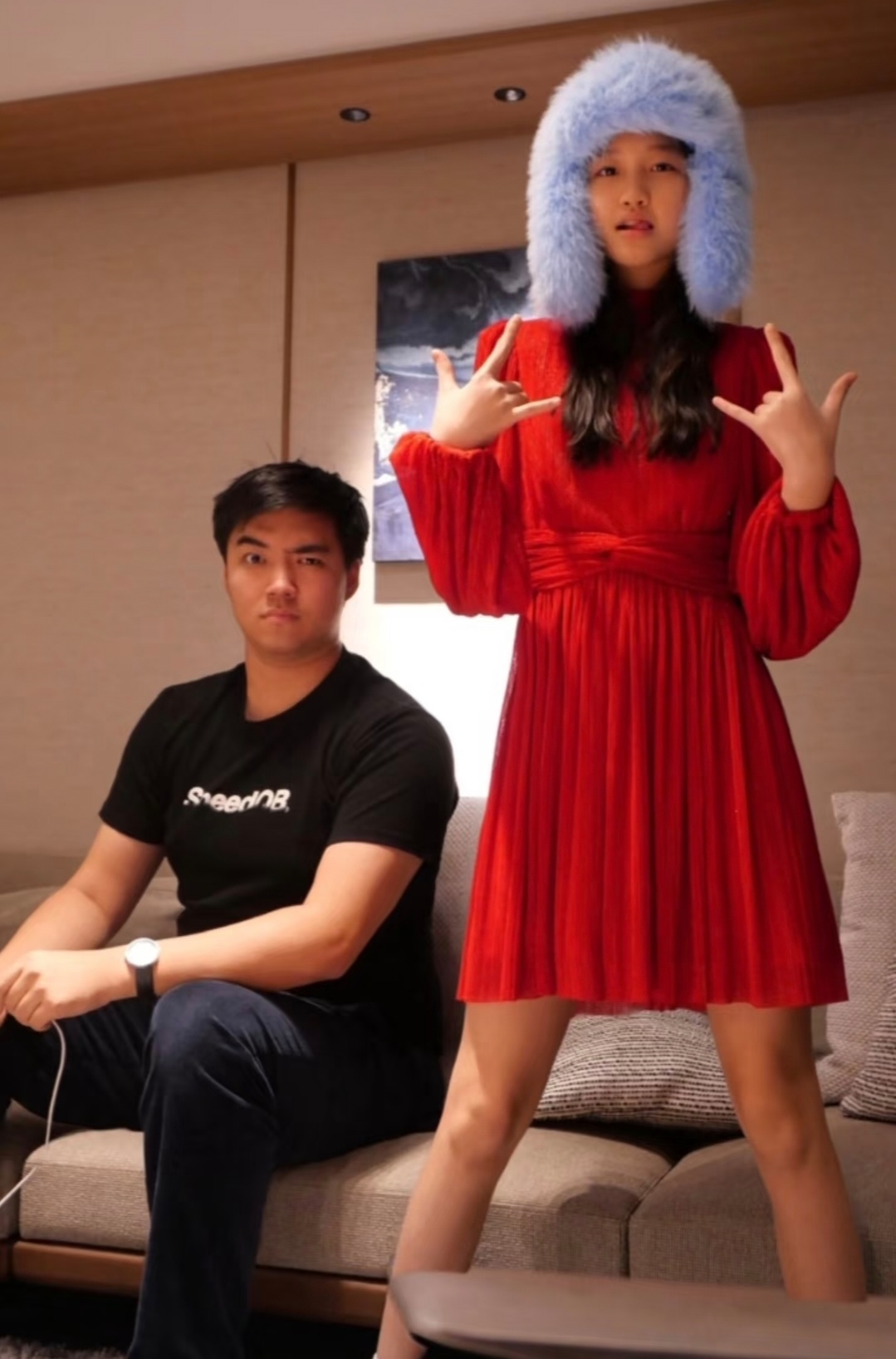 汉南洞夫人金熙英现状被曝，穿2w+羽绒服购物，与崔泰源育有一女