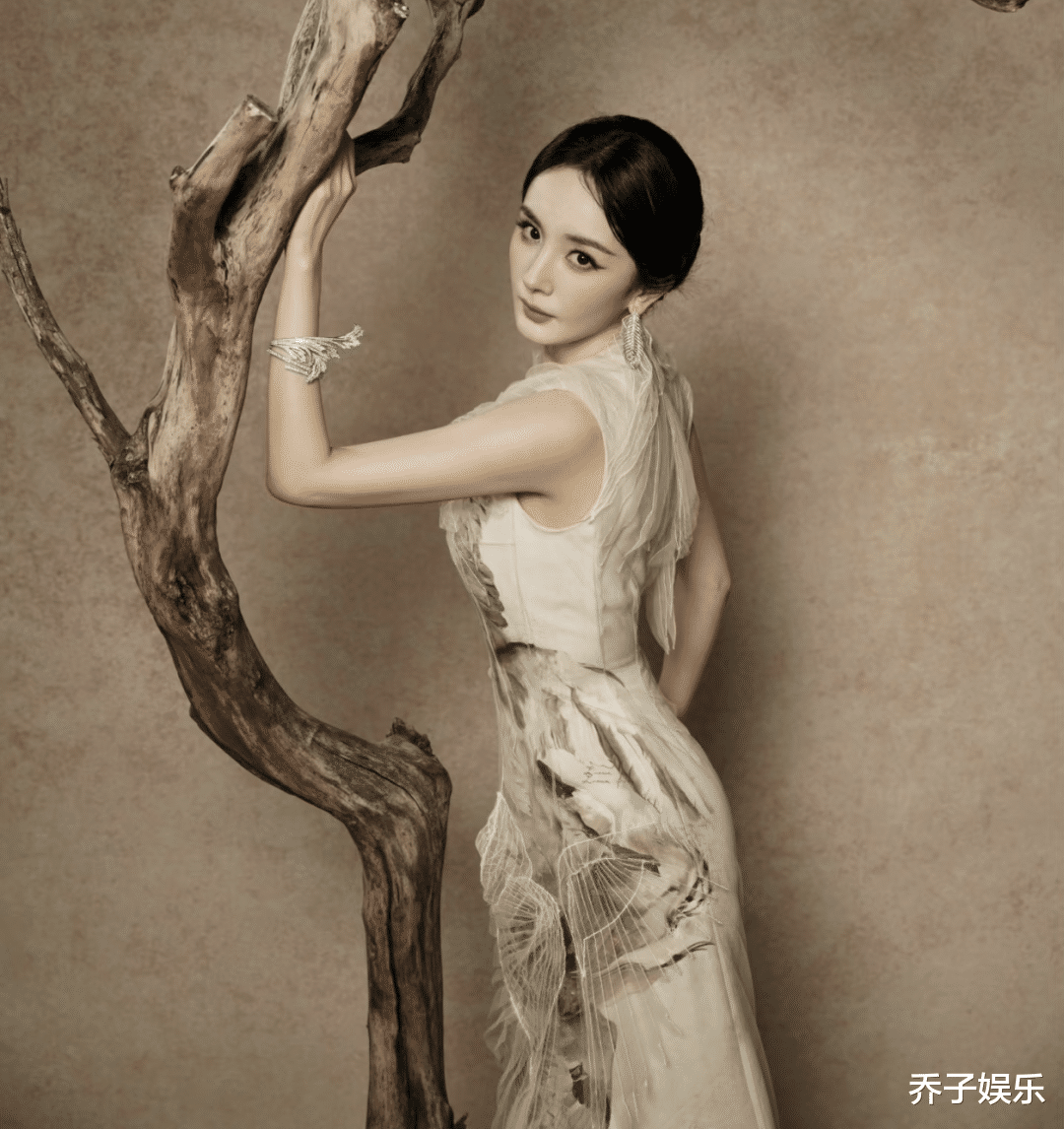 北京这晚，倪妮与热巴只是赢了风头，但38岁杨幂是赢了整个内娱