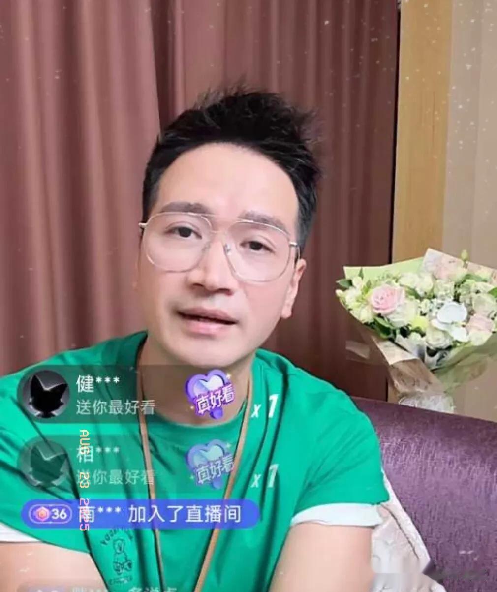 何晟铭直播夸赞于正伟大,网友问爱过吗?何晟铭回应引热议!