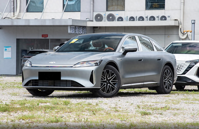 风云A9L不玩儿虚的,全系标配33.68度电池,上市即优惠1万元