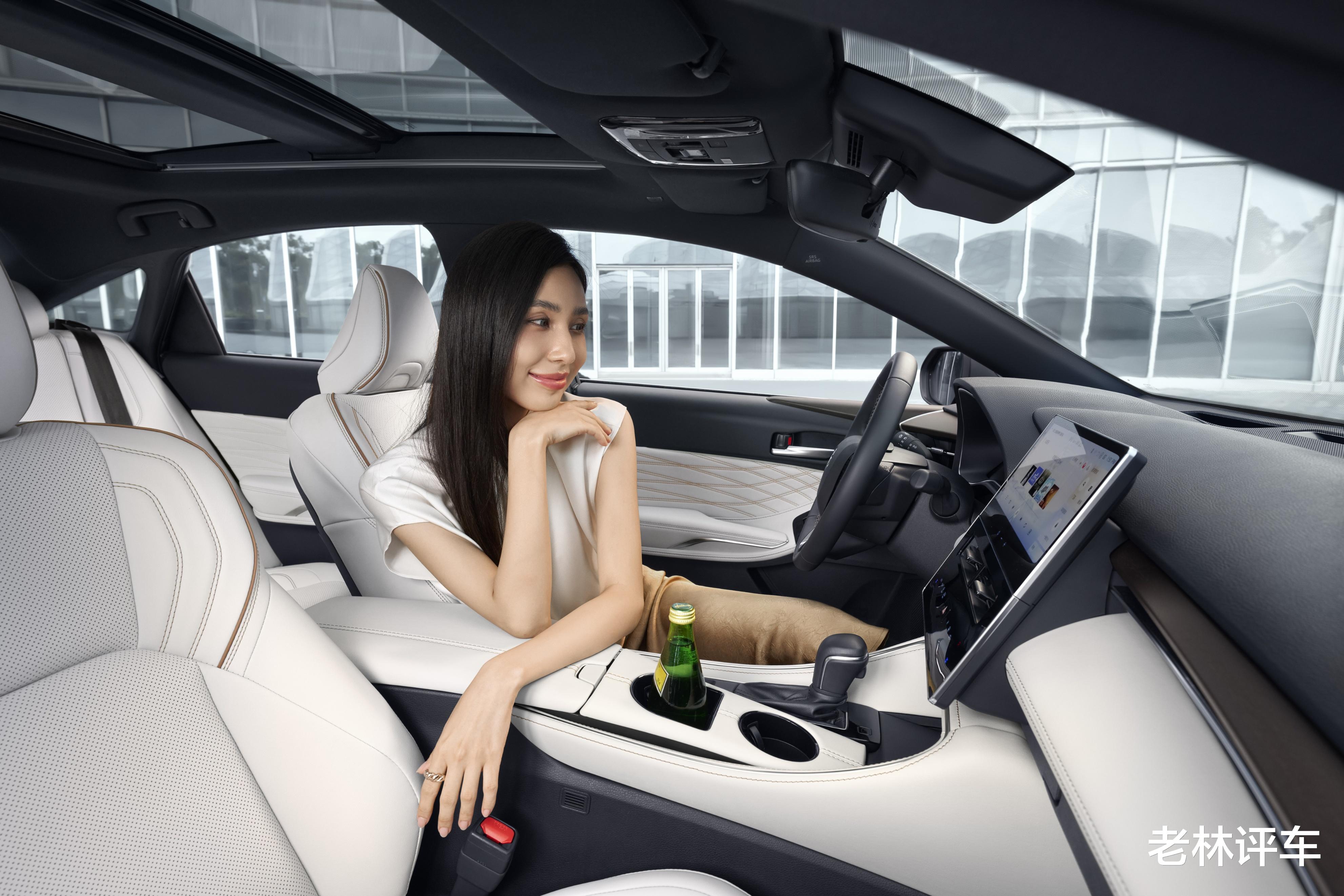 合资B级车的排面，油耗4.31L，带你看国产版“雷克萨斯ES”