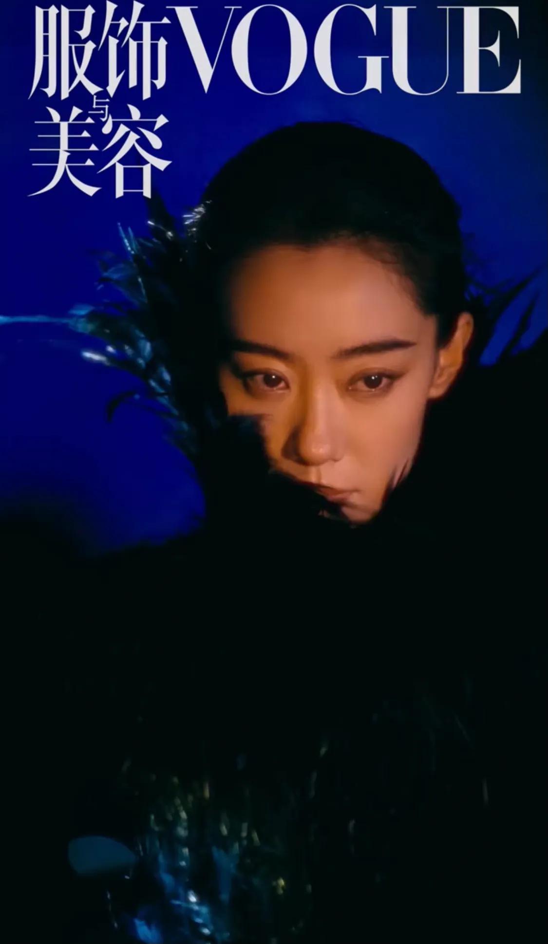 刘亦菲爱吃肉,杨幂穿睡衣上班,迪丽热巴又捂上了,宋佳私服帅气