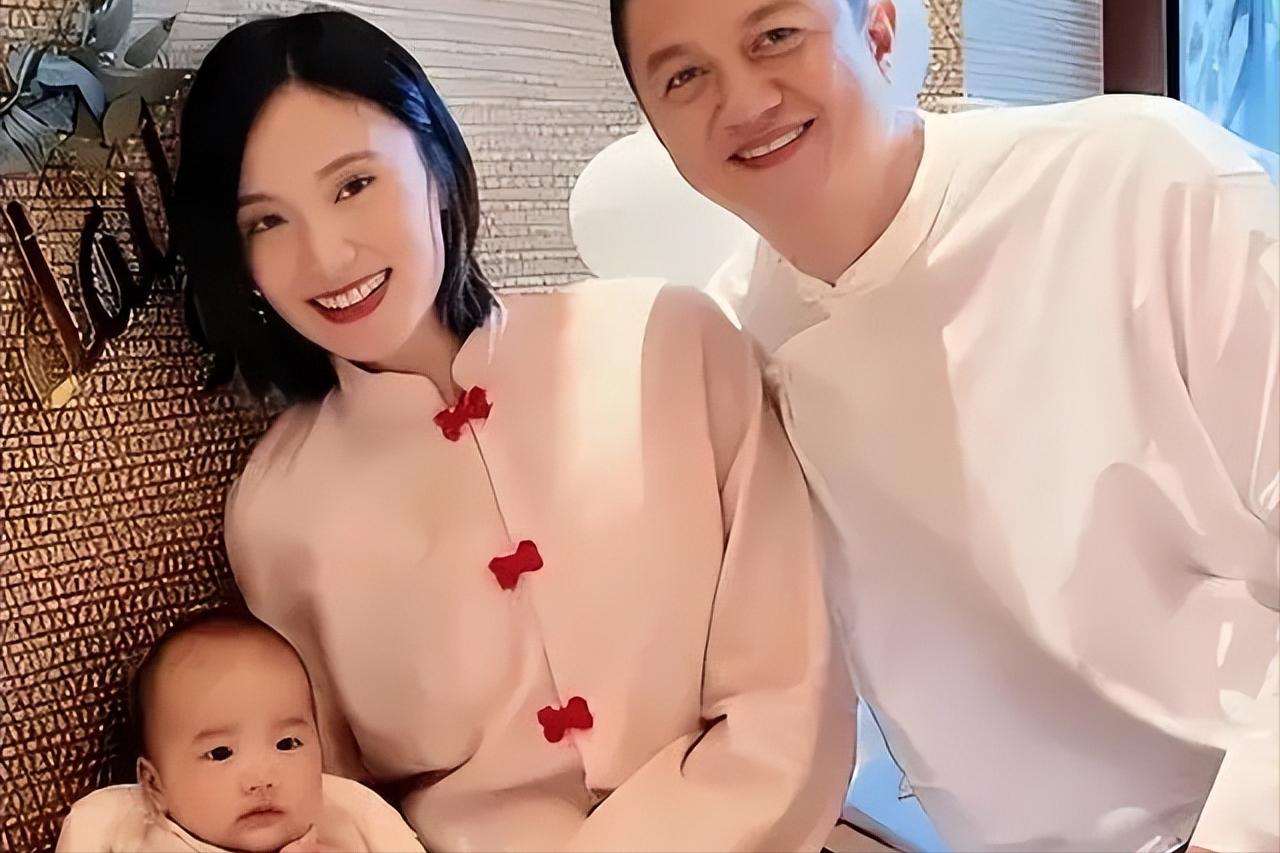 海哈金喜没想到，离婚才3月，李亚鹏就高调谈论再婚没留一丝体面