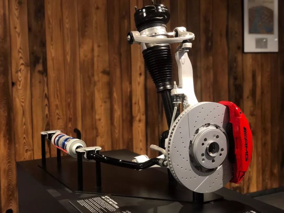 买车不妨再等等,这些百万级配置,正被国产车“打”到20万级