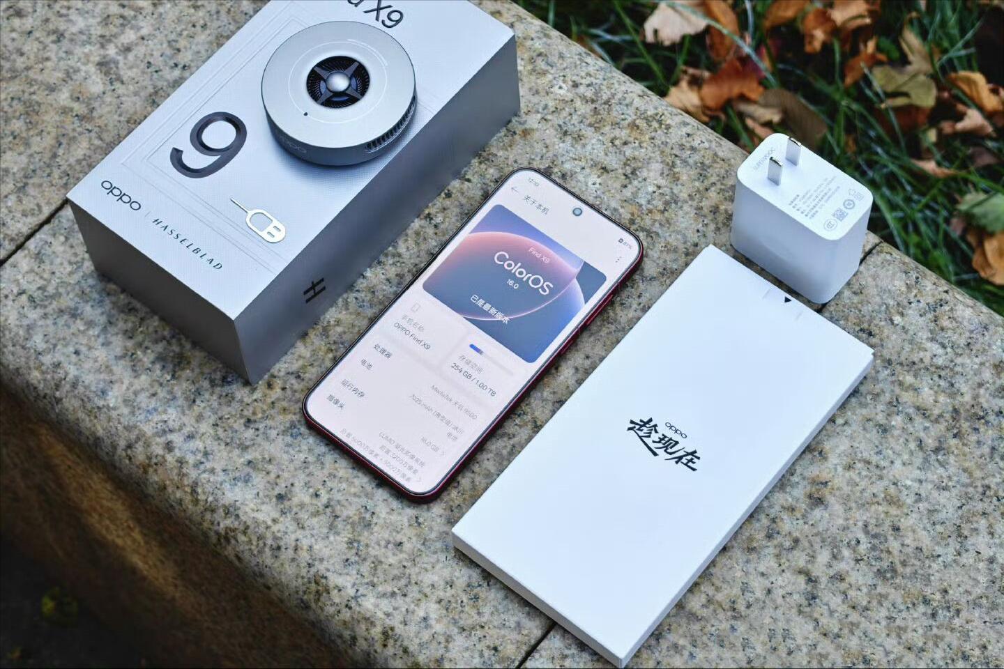 OPPO“用力過(guò)猛”！極窄直屏+天璣9500+120倍變焦+7025mAh