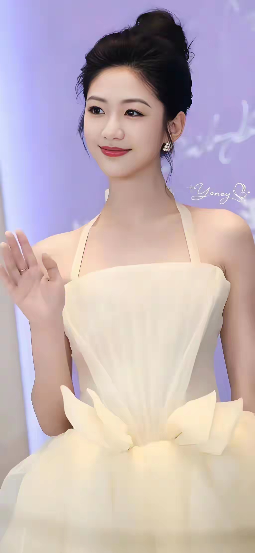 向涵之‖淡雅倾城色，灵秀出凡尘