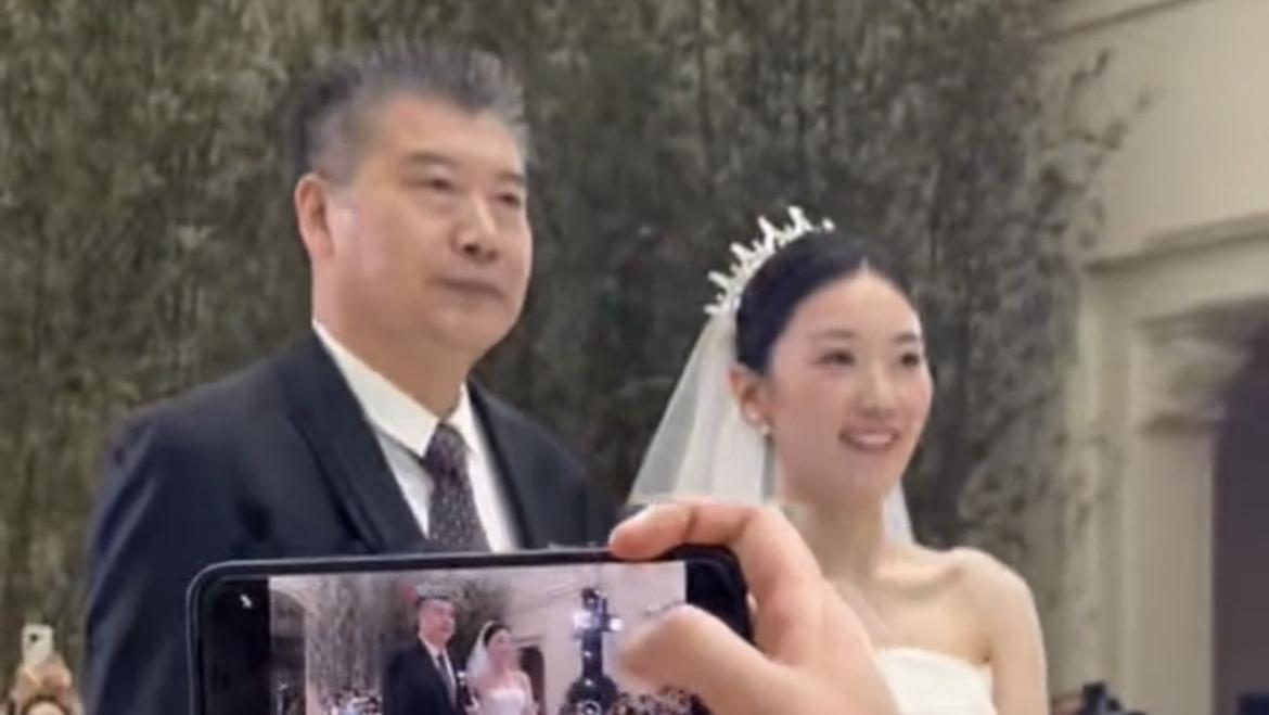 李隼女儿出嫁！四位大满贯三位眼含泪花，张怡宁携老公儿子参加