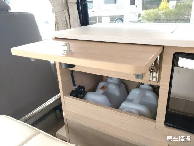 男人看了绝对动心!车长3.4米的铃木宿营车,非常适合一个人放松