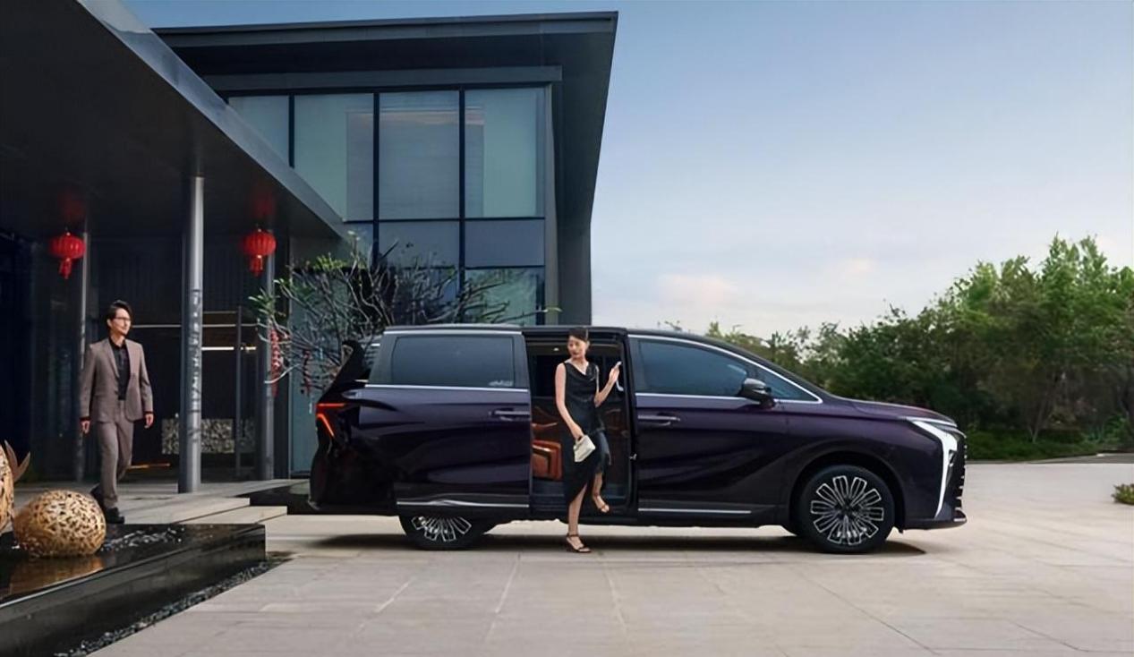 星海V9：东风风行的“黑马”MPV，能否撼动市场？