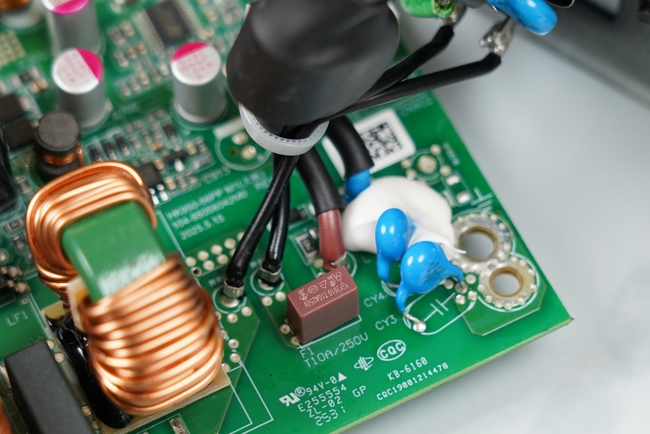 航嘉重火力AX850P三叉戟電源評測 高能效+高性價比