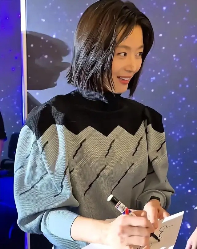 央媒锐评!韩媒介入!死鸭子嘴硬的全智贤恐被14亿中国人戳脊梁骨