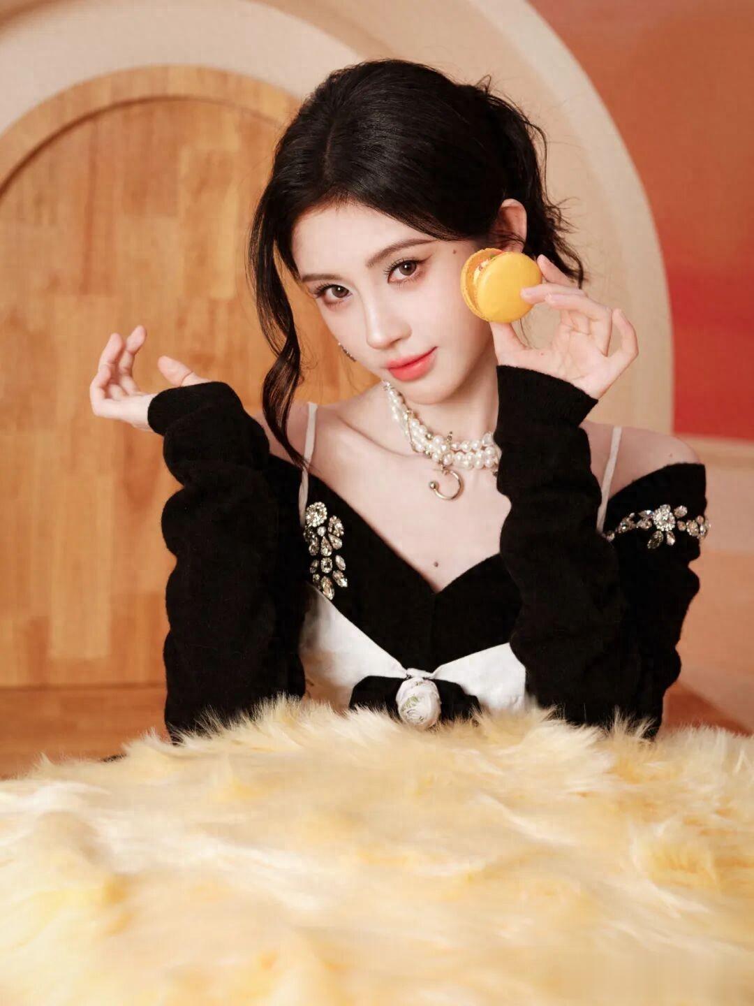 鞠婧祎丝芭对薄公堂？邓为郭敬明合作？陈都灵进组？何与 祝绪丹