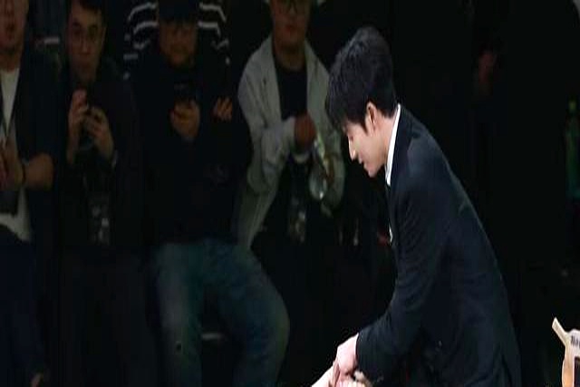 热搜爆了。孟子义摔了在场艺人的连锁反应！丁禹兮吓坏鞠婧祎