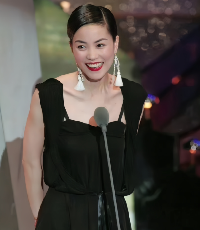 王菲、谢霆锋都这么爱了，为啥还跟别人结婚？听听杨幂怎么说