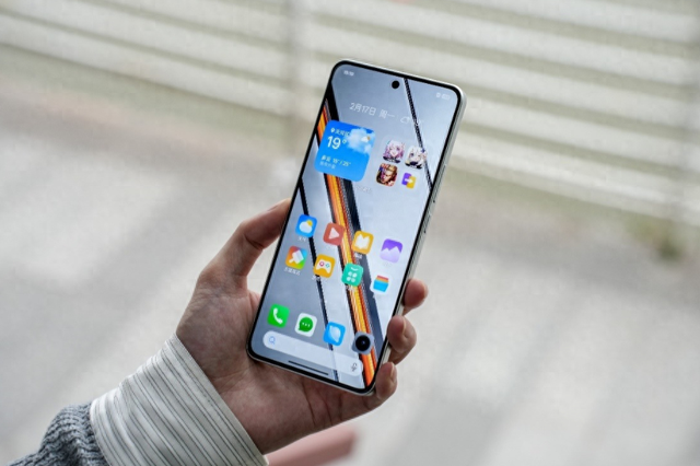 新机盘点:骁龙8s Gen4新机,6000mAh轻薄大折叠屏手机