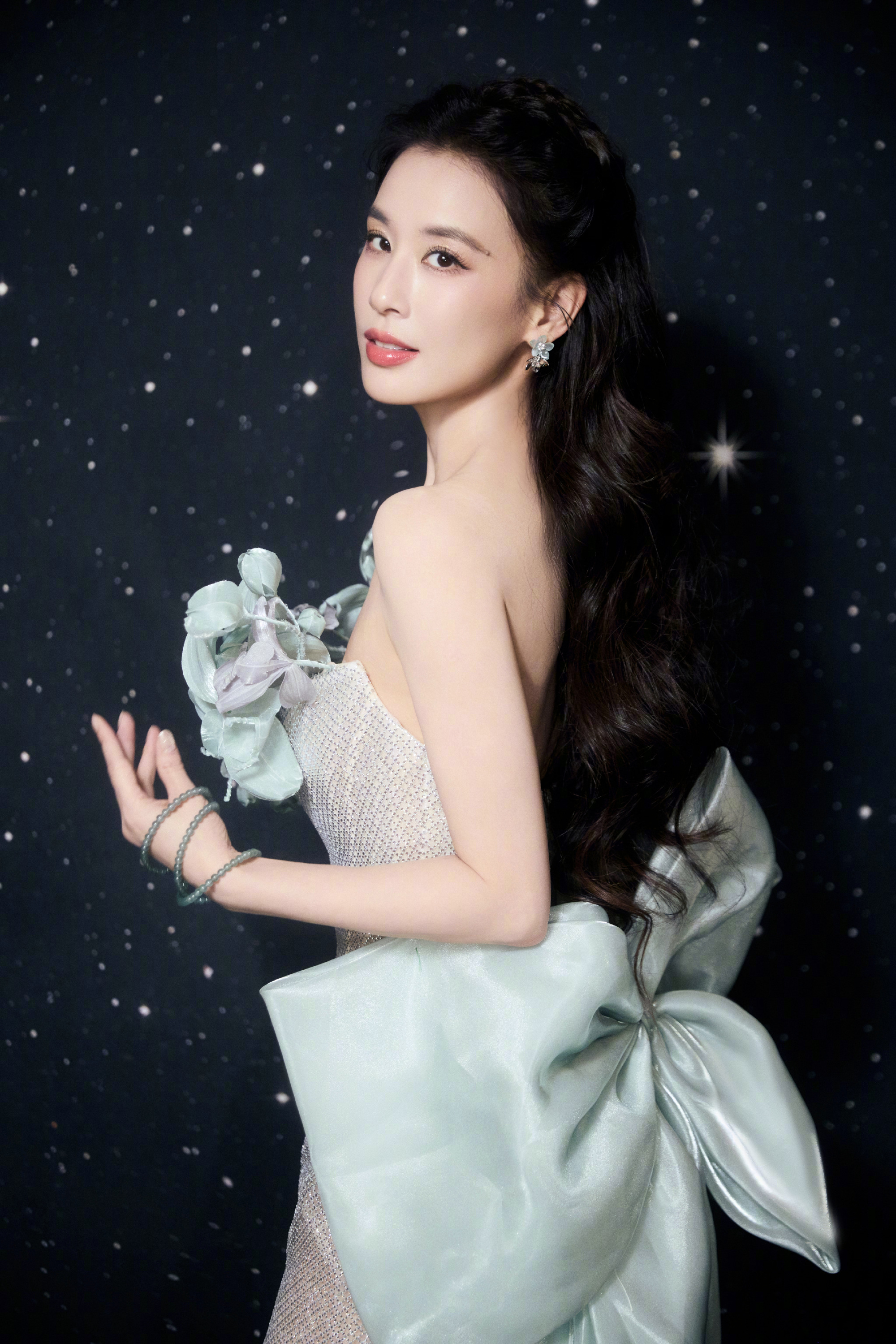 女明星，黄圣依真的超级超级美