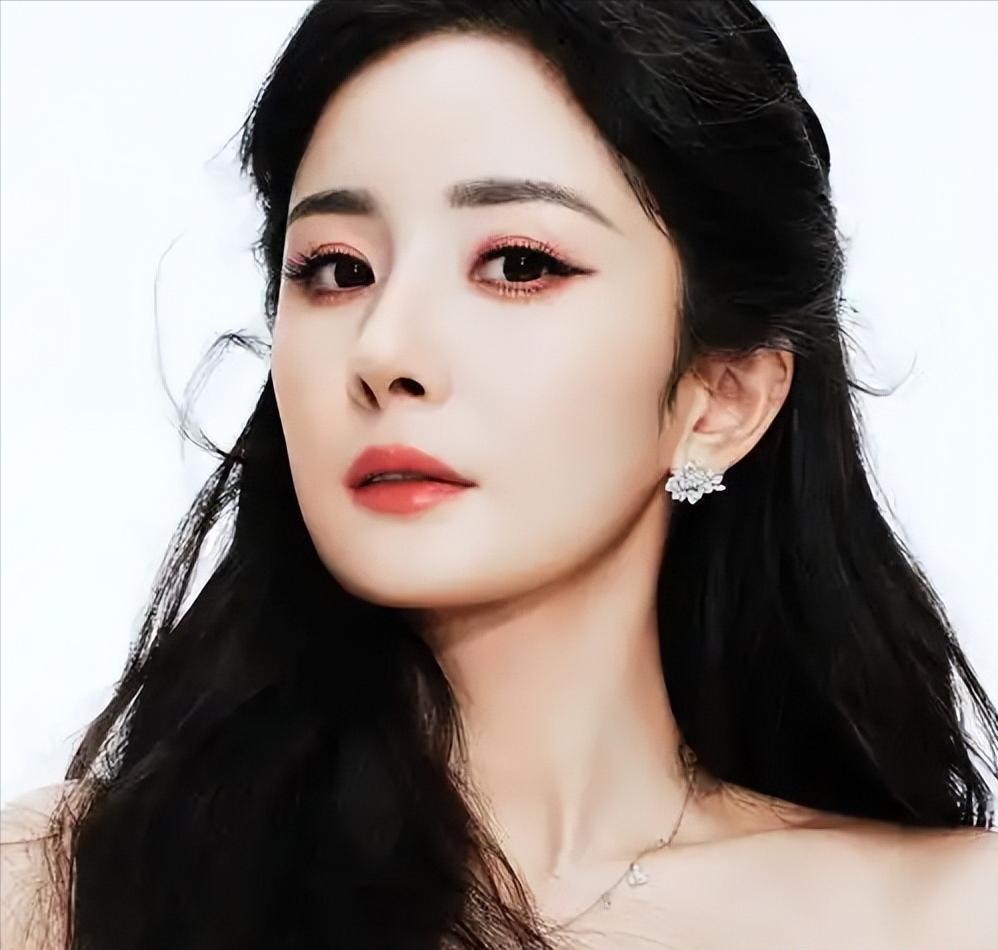 里子面子全丢了，杨幂这次的高情商发言，无形中给赵丽颖上了一课