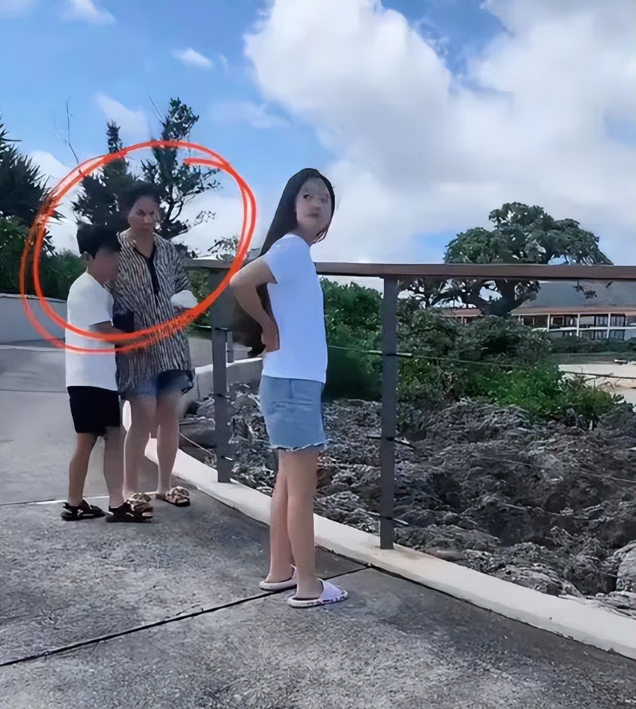 小杨阿姨内涵汪小菲，句句不提却句句在骂，她的退路可能早已铺好