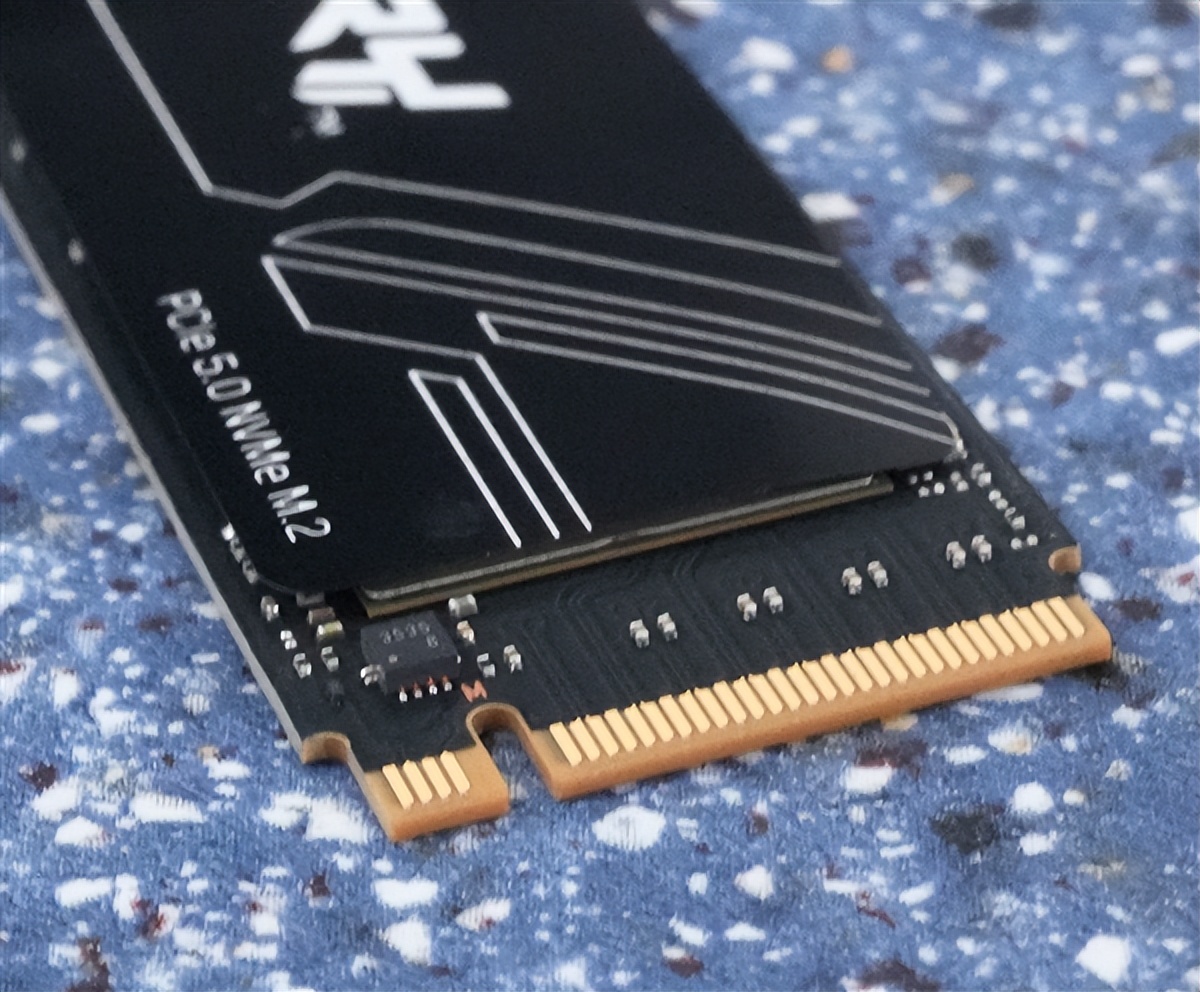 8TB PCIe 5.0 SSD又一款！極速14.8GB/s、至少7000元