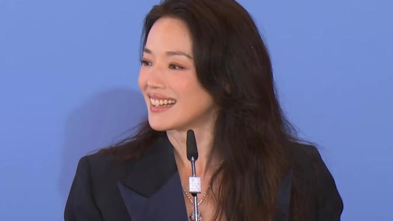 当53岁舒淇和49岁孙艺珍站在一起，我才彻底明白，什么叫相由心生