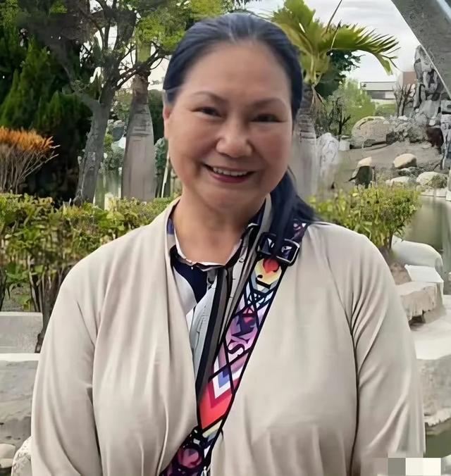 汪希玥一场豪门生日宴，最有感触的是汪小菲：所有的苦难都值了