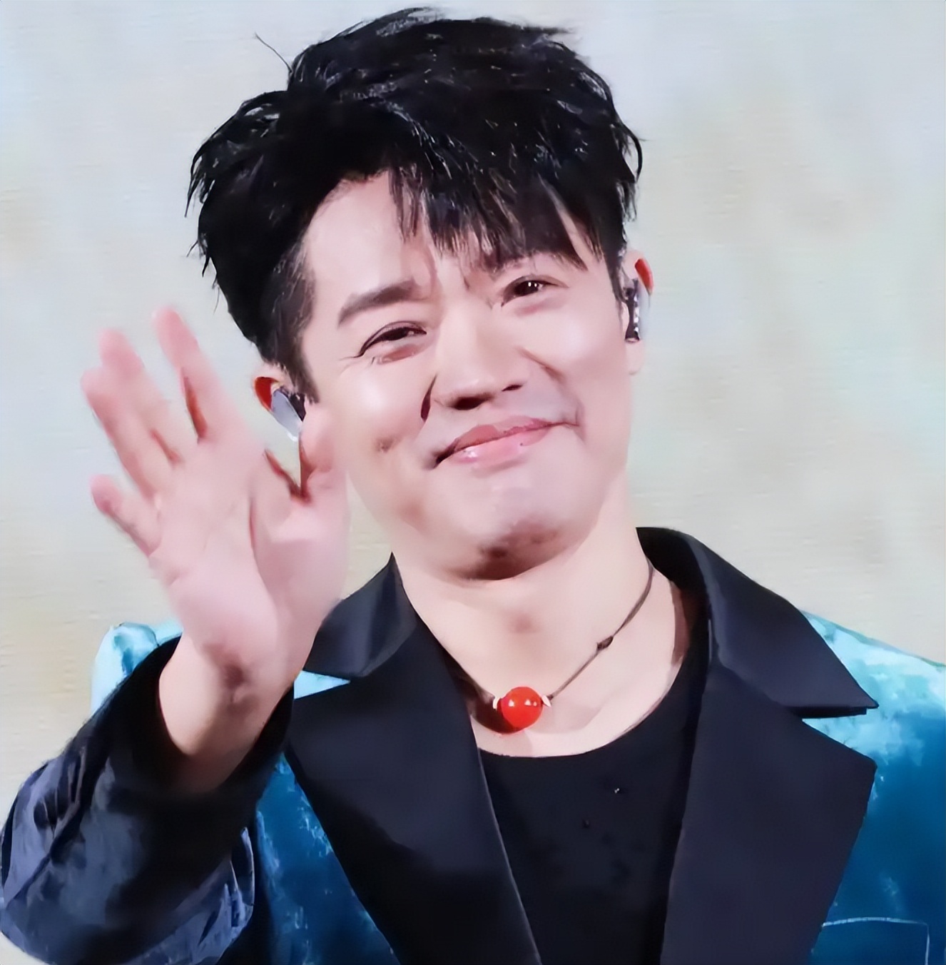 临近年关，凤凰传奇高调官宣喜讯，网友：恭喜，终于等到了这一天