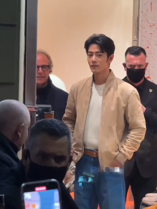 看完33岁肖战和34岁檀健次秀场生图，才彻底明白，什么叫顶级骨相