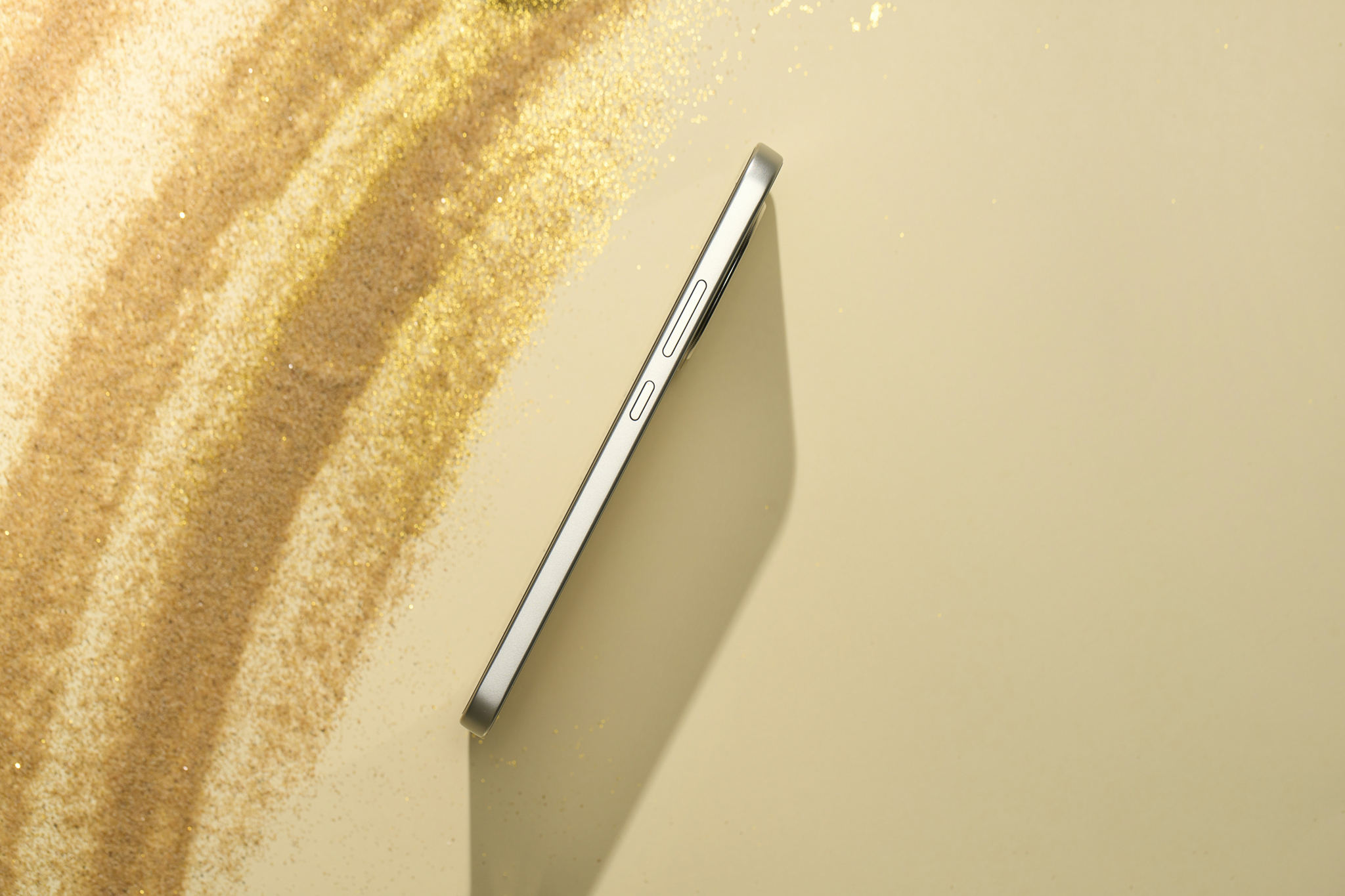 OPPO A6 Pro流水生金图赏:璀璨星光,耐用称强