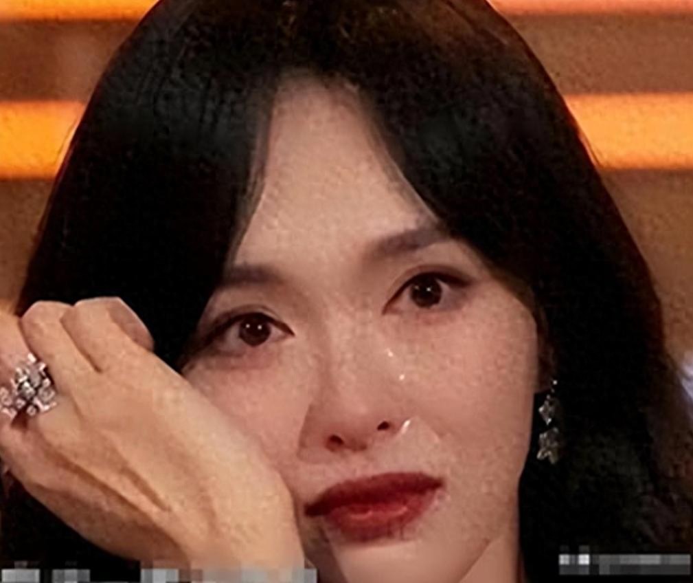 离婚真相大白不到2月,“一言不发”的唐嫣 给整个娱乐圈上了一课