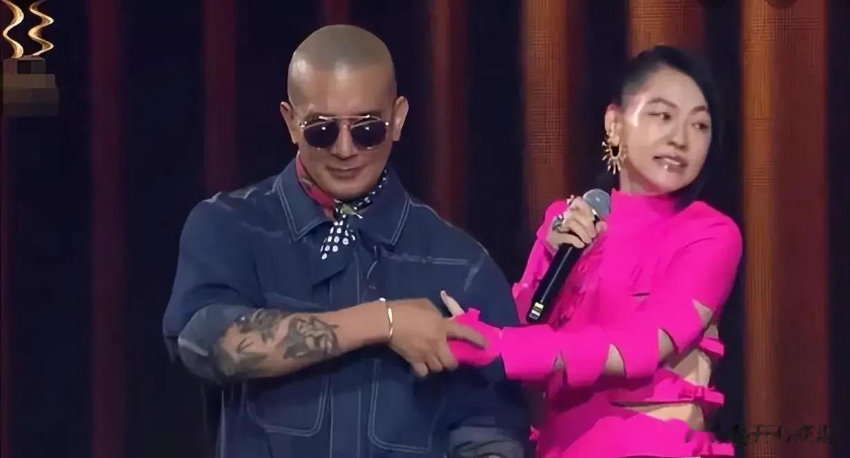 小S参加庆功宴!开心大笑像个小女孩,准备和具俊晔吃烤肉来庆祝