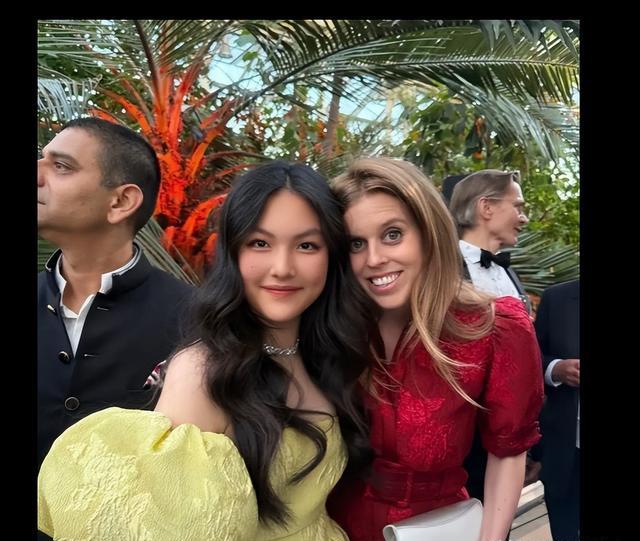 李湘带女儿面见英国皇室,对王后赔笑遭白眼,连发四条动态被群嘲