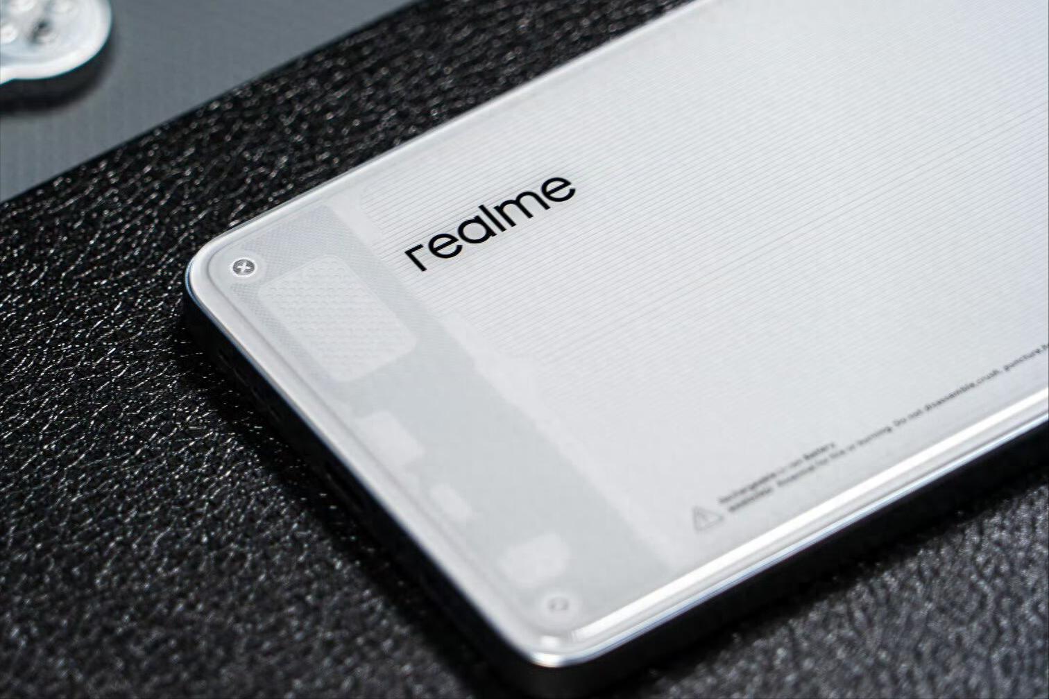 被忽略的“中端機皇”！245萬分+144HZ直屏+7200mAh+IP69防水