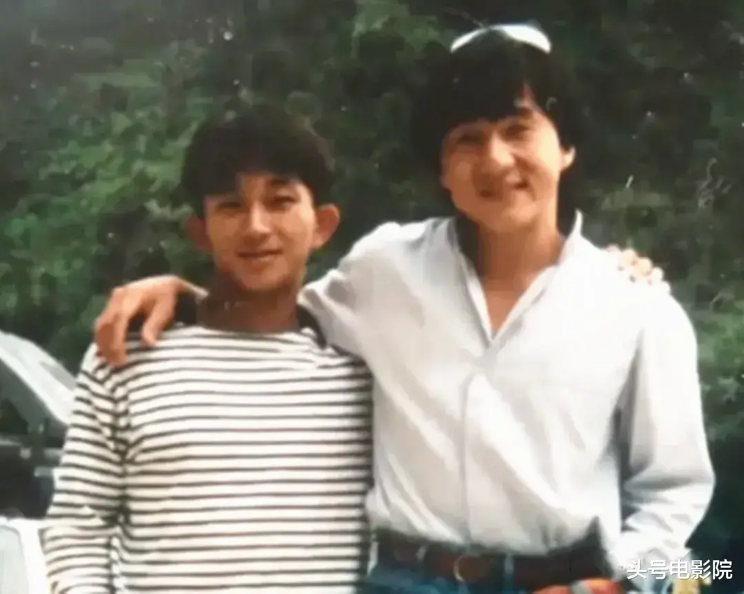 54岁日本男人独自拿到香港金像奖，他用了30年！差点为甄子丹丧命