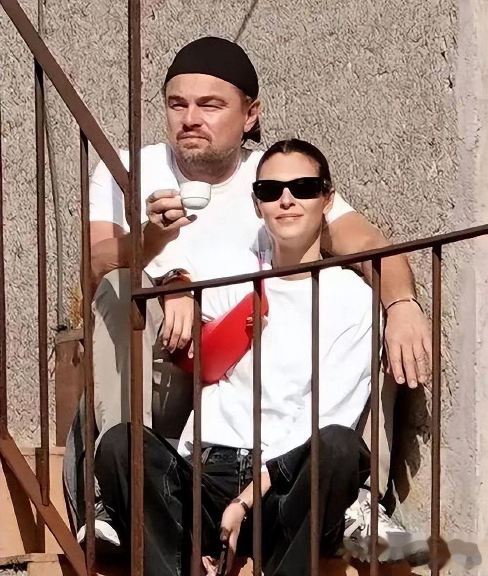 小李子现状:52岁瘦了不少,和27女友恋爱两年多,至今未婚无子