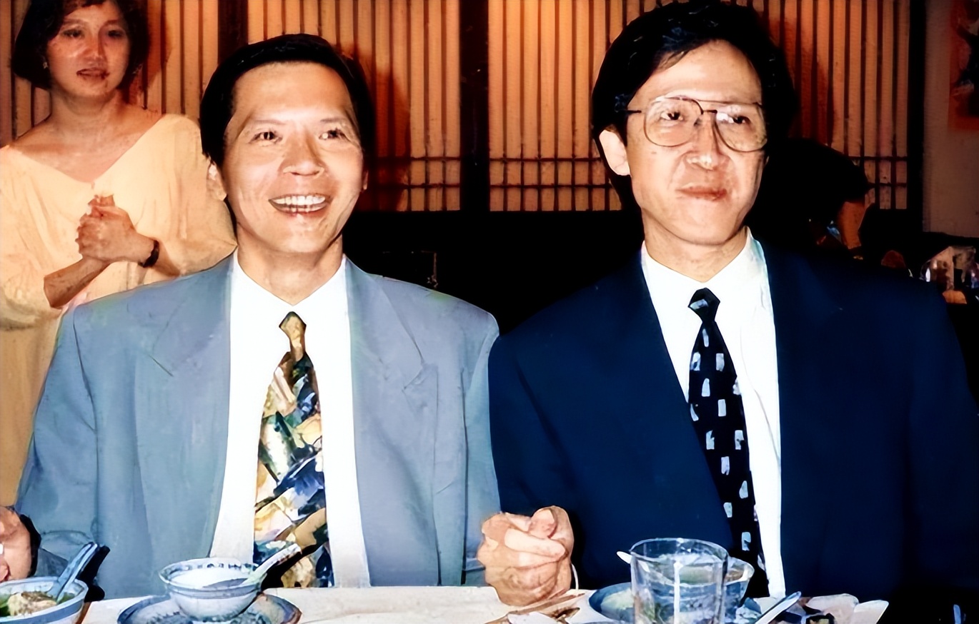 向华炎追悼会！向华强夫妇现身，4000多江湖兄弟，陈慧敏拄拐送行