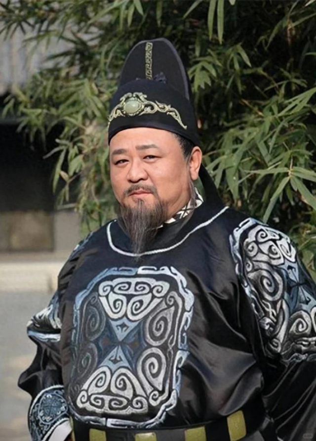 朱媛媛离世20天后,好友梁冠华近照曝光,满头白发大肚便便,老了