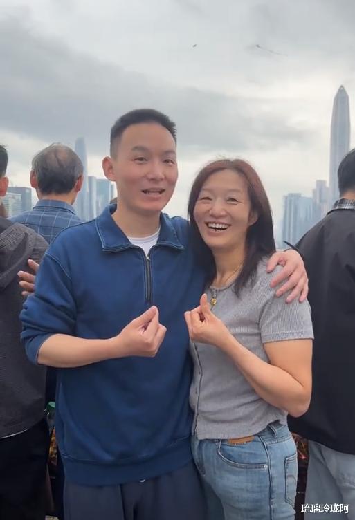 大鹏子回应谢浩男把手链给后妈