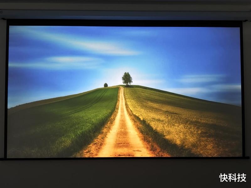 千元投影新卷王！哈趣Q1 Max评测：这是一台Z世代租房党的居家新玩物