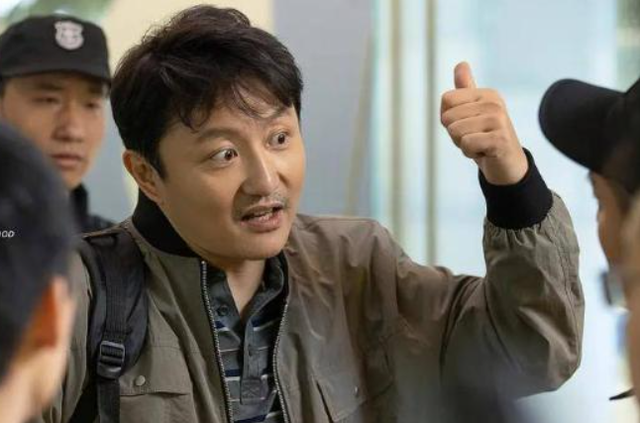 藏了这么多年,原来她就是涂松岩的妻子,难怪当年拒绝富婆追求