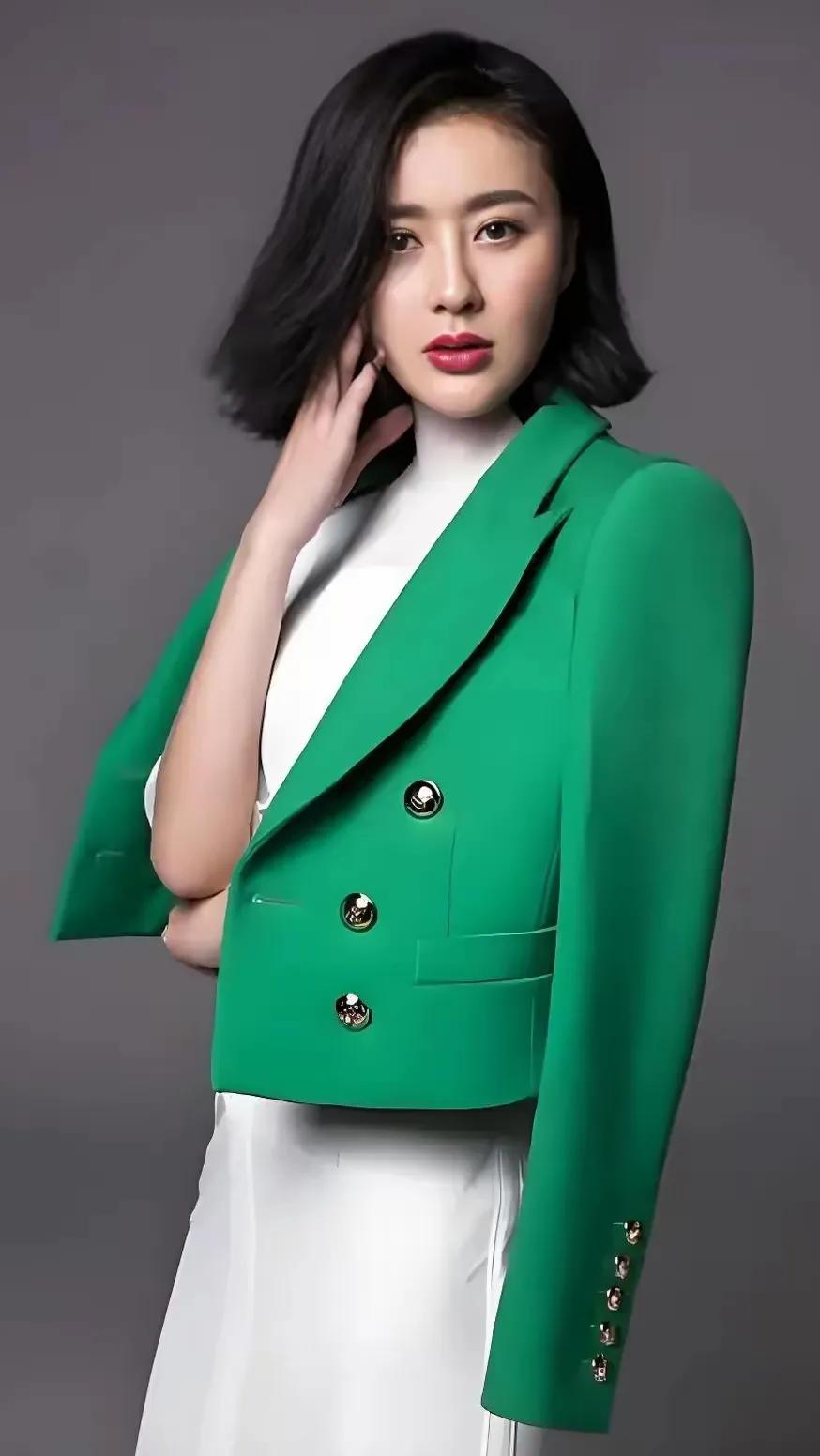 女演员周牧茵:演艺路上的星光与曲折!