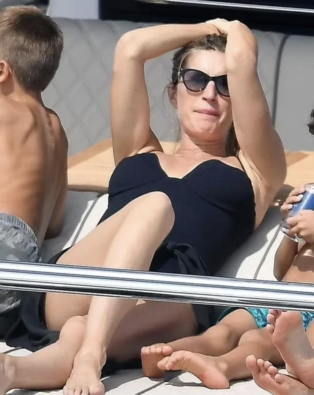 第1超模吉娘娘生完3胎10个月大回春！拍大片秀长腿，网友：45岁？