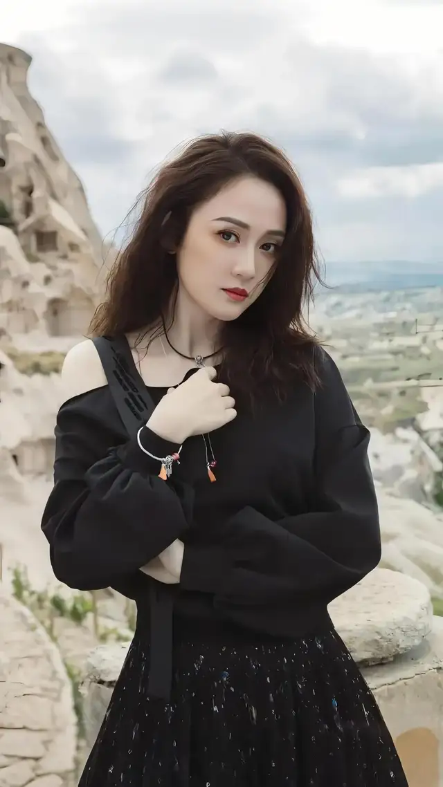 知名女演员自爆期待接吻戏剧本，渴望和帅哥亲密接触，引发网友热议