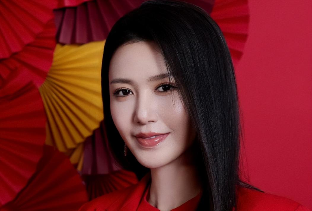 这次被央视“点名”的谭维维，暴露真实处境，原来刘欢当初没说谎