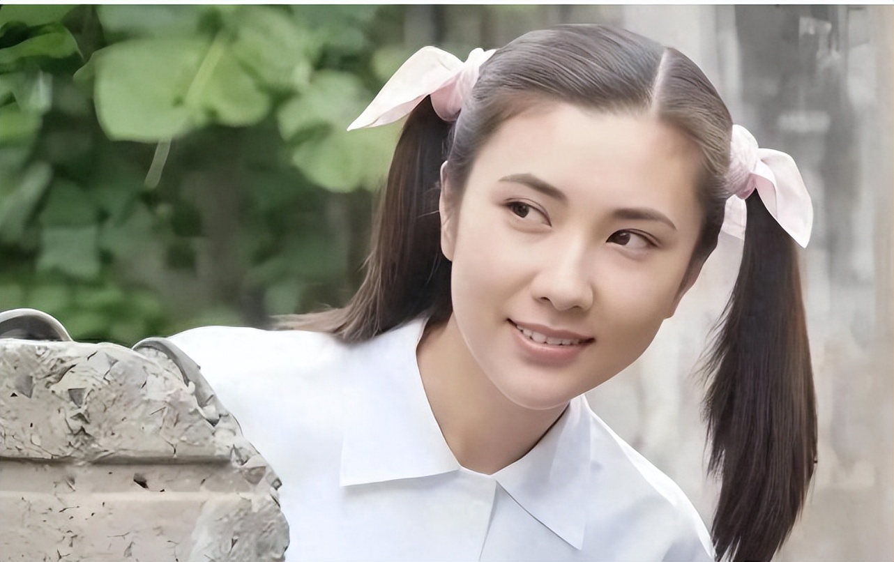 边潇潇没想到，被她败坏了名声的印小天，竟因一个举动，口碑逆袭