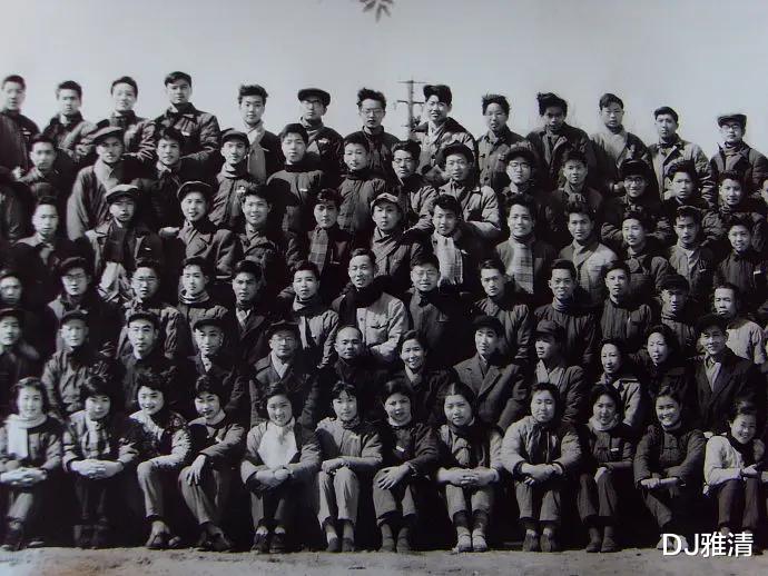 美丽的钢铁厂女工，成为电影演员后，专演坏女人，却戏好人不红，如今82岁