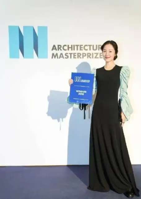 江一燕离婚,给所有女人上了一课,自己选的路,跪着也要走完