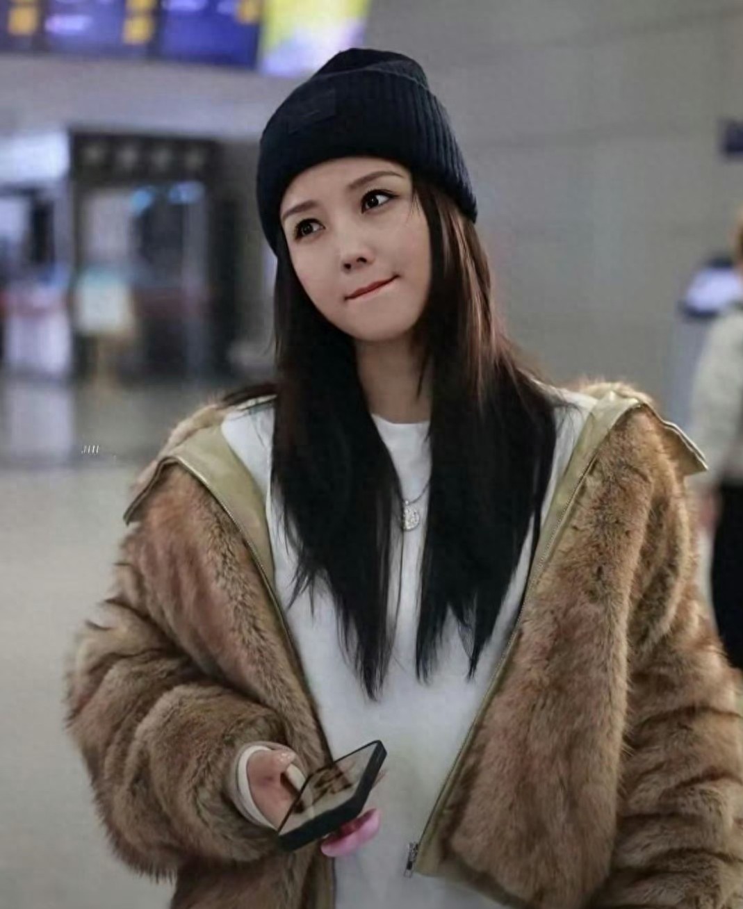 何洁这变化也太大了，美得让人都快认不出来，状态也太绝了吧！ ???