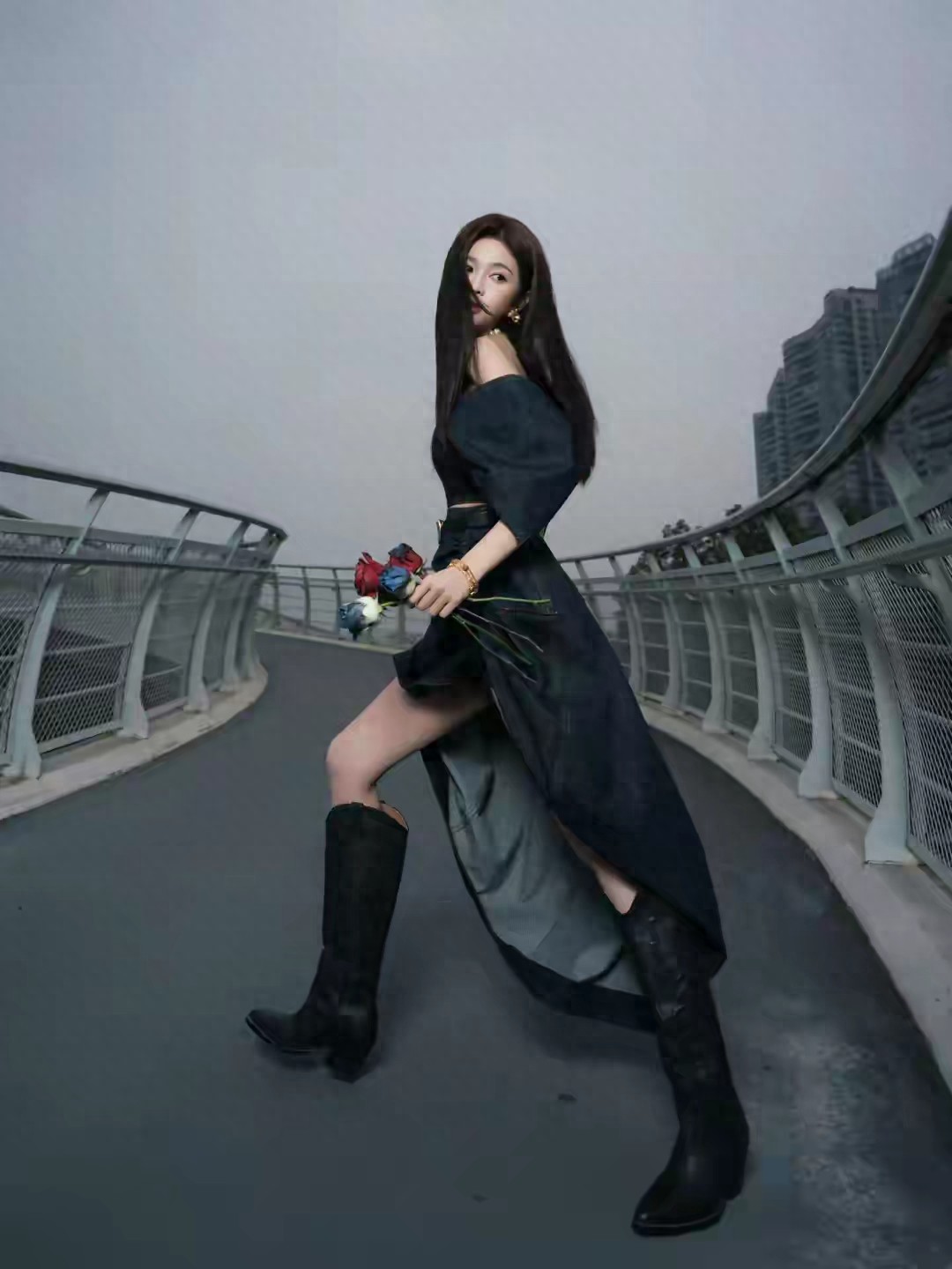 吴宣仪黑裙美腿造型,御姐气场全开,这大长腿谁看不迷糊?
