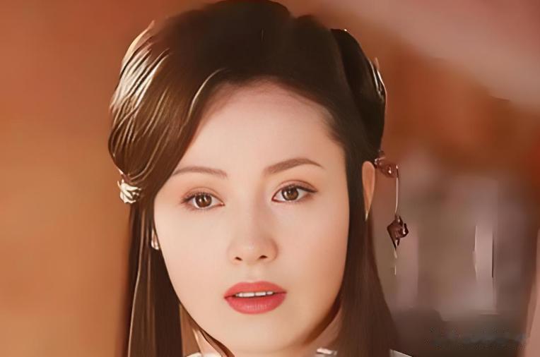 她因年轻漂亮被导演占为己有,16年后老公故技重施,再抱得美人归