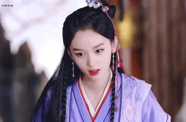 演“恶女”一夜爆红,又搭遍圈内顶流,可长得再美,她还是被毁了